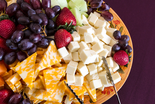 Party,hors,d'oeuvre,platter,of,assorted,cheeses,and,fruits,from